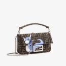 Fendi 中号法棍复刻包，鳄鱼皮，粉色