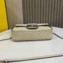 Fendi Nano F 小牛皮包，蓝色