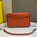 Fendi Nano F 小牛皮包，白色