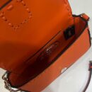 Fendi Nano F 小牛皮包，白色