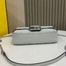 Fendi 中号法棍复刻包，鳄鱼皮，杏色