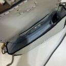 Fendi 中号法棍复刻包，鳄鱼皮，杏色