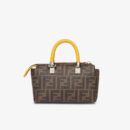 Fendi 中号 By The Way Boston 包，采用 ROMA 徽标小牛皮，黑色