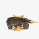 Fendi 中号 By The Way Boston 包，采用 ROMA 徽标小牛皮，黑色