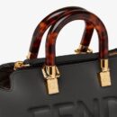 Fendi 中号法棍包，蓝色拼接皮革