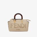 Fendi Nano First 包，采用纳帕皮革，米色