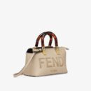 Fendi Nano First 包，采用纳帕皮革，米色