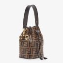 Fendi Mini Mon Tresor 水桶包，采用 FF 图案小牛皮，棕色