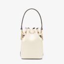 Fendi 迷你 Mon Tresor 水桶包，采用 ROMA 徽标小牛皮，白色