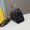 Fendi Nano Fendigraphy 小牛皮流浪包 粉色