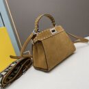 Fendi Moonlight 包，采用 ROMA 徽标小牛皮，黄色