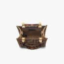 Fendi 紧凑型相机包，采用 FF 图案面料，棕色/咖啡色