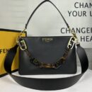 Fendi 中号法棍包，绿色拼接皮革