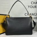 Fendi 中号法棍包，绿色拼接皮革
