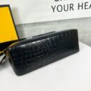 Fendi Mini Mon Tresor 水桶包，采用 FF 图案小牛皮，白色