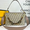 Fendi Nano F米色小牛皮包