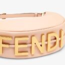 Fendi 小号 Fendigraphy 小牛皮流浪包 粉色