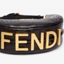 Fendi 大号斜挎包，采用 FF 图案面料，棕色