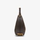 Fendi 中号法棍包，橙色拼接皮革