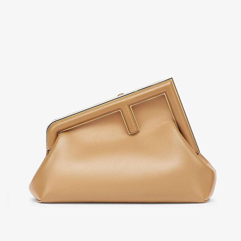 Fendi Mini Peekaboo Cut 包 白色小牛皮包