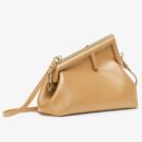 Fendi Mini Peekaboo Cut 包 白色小牛皮包