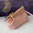 Fendi 小号 Fendigraphy 小牛皮流浪包 棕色