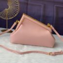 Fendi 小号 Fendigraphy 小牛皮流浪包 棕色