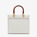 Fendi Mini Baguette 包，采用 FF 图案纳帕皮革，天蓝色