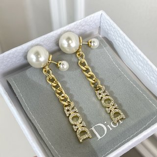 ☑️DIOR迪奥满钻字母大小珍珠耳钉耳环