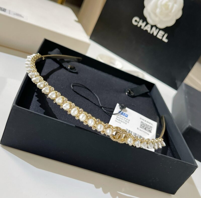 ☑️CHANEL香奈儿双c白钉珍珠发箍 - Image 4