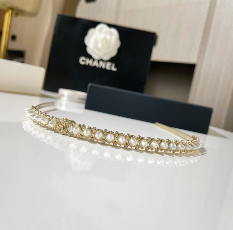 ☑️CHANEL香奈儿双c白钉珍珠发箍 - Image 5