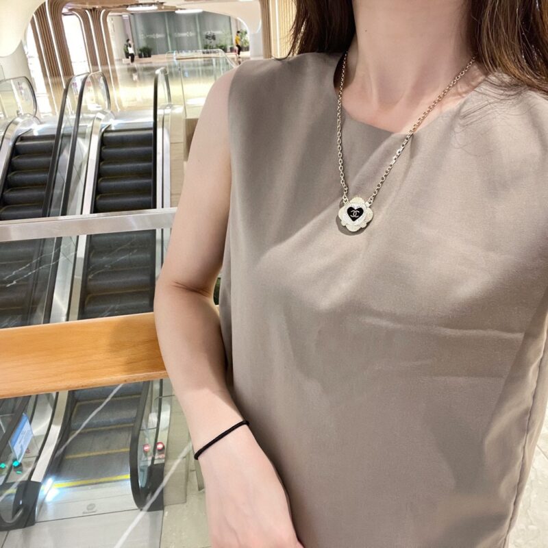 CHANEL香奈儿方形黑桃心双c项链 - Image 4