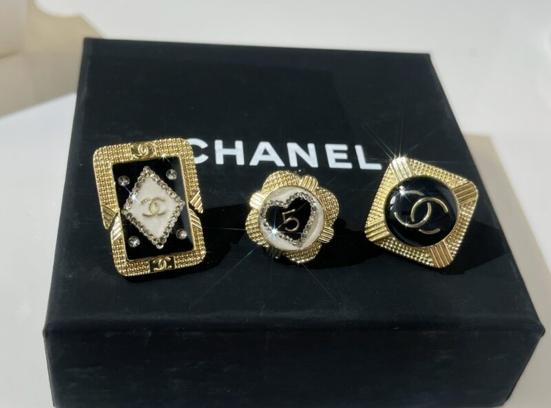 CHANEL香奈儿城堡系列三件套胸针 - Image 7