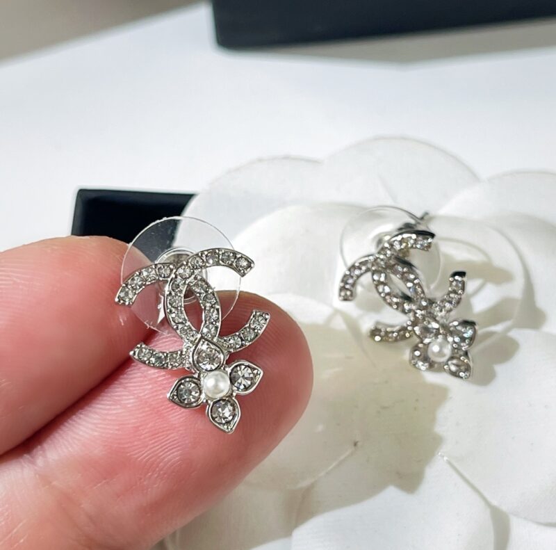 ☑️CHANEL香奈儿双c四叶草珍珠耳钉耳环 - Image 9
