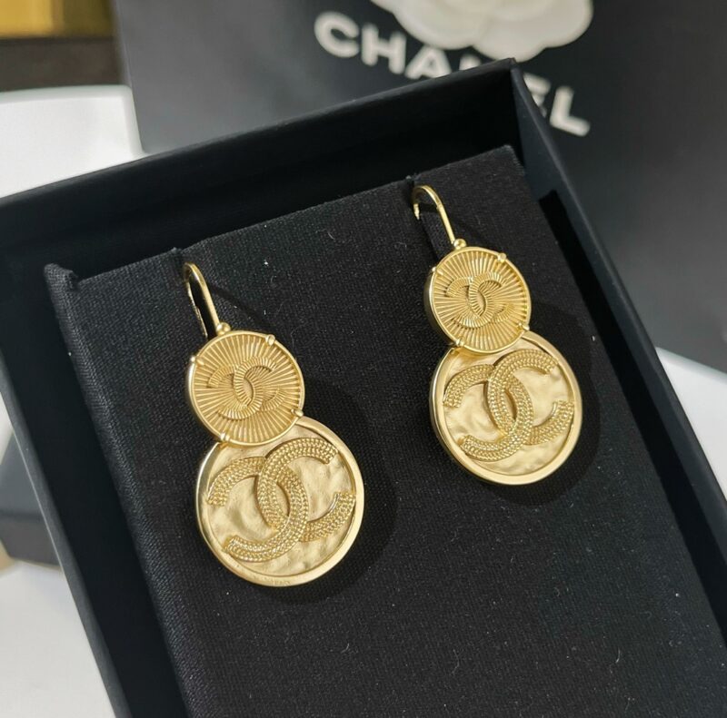 ☑️CHANEL香奈儿双c古圆形金币耳钉耳环 - Image 4