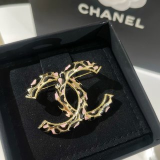 ☑️CHANEL香奈儿双c豹纹胸针