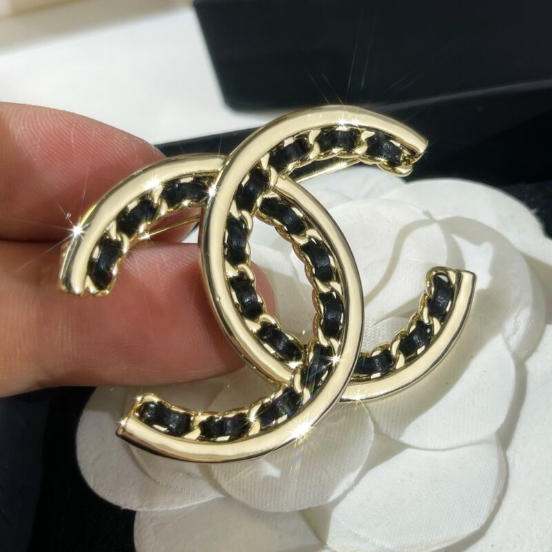 ☑️CHANEL香奈儿双c黑皮绳胸针 - Image 7
