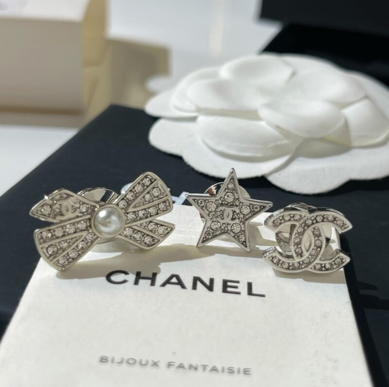 ☑️CHANEL香奈儿双c 蝴蝶结 五角星胸针 - Image 5