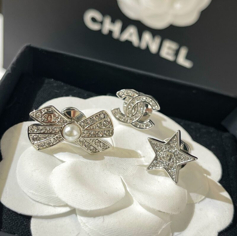 ☑️CHANEL香奈儿双c 蝴蝶结 五角星胸针 - Image 4