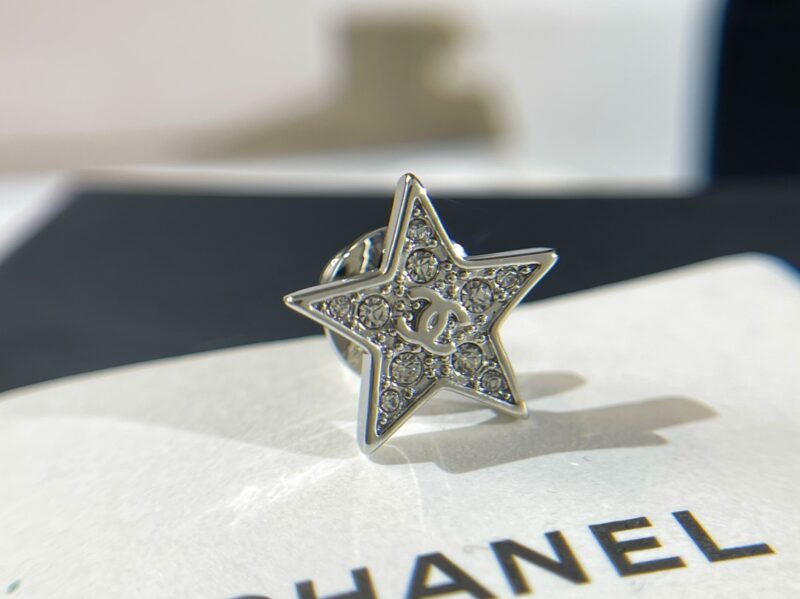 ☑️CHANEL香奈儿双c 蝴蝶结 五角星胸针 - Image 9
