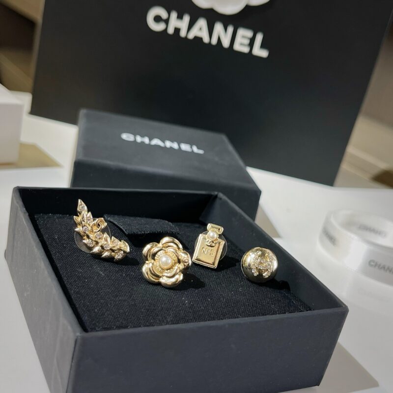 ☑️CHANEL香奈儿圆双c麦穗香水瓶山茶花耳钉耳环 - Image 3