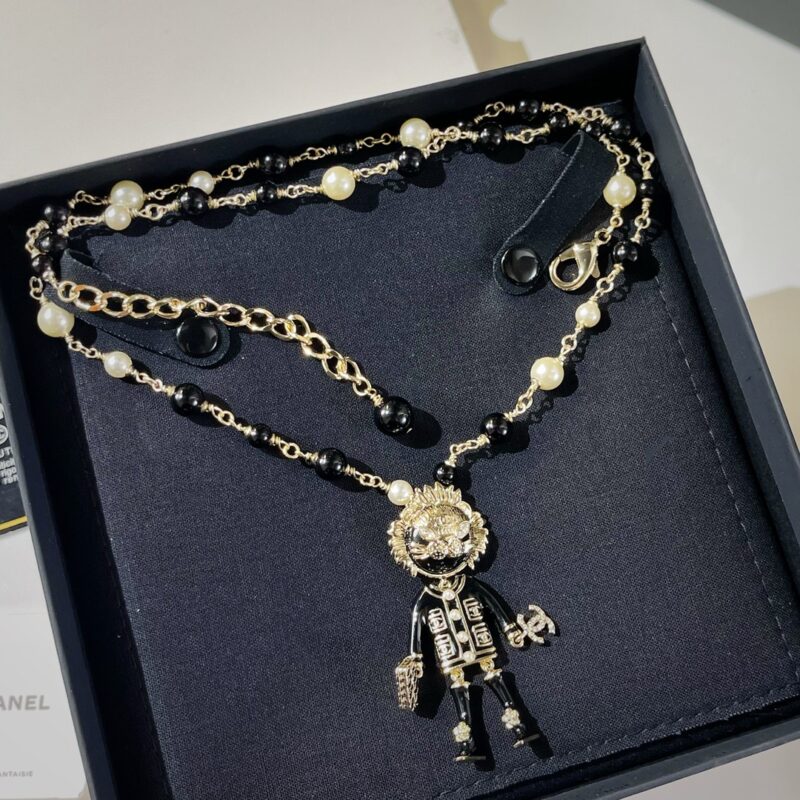 ☑️CHANEL香奈儿双c黑金狮子珍珠项链毛衣链 - Image 3