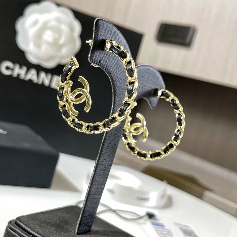 ☑️CHANEL香奈儿双c黑皮绳耳钉耳环 - Image 8