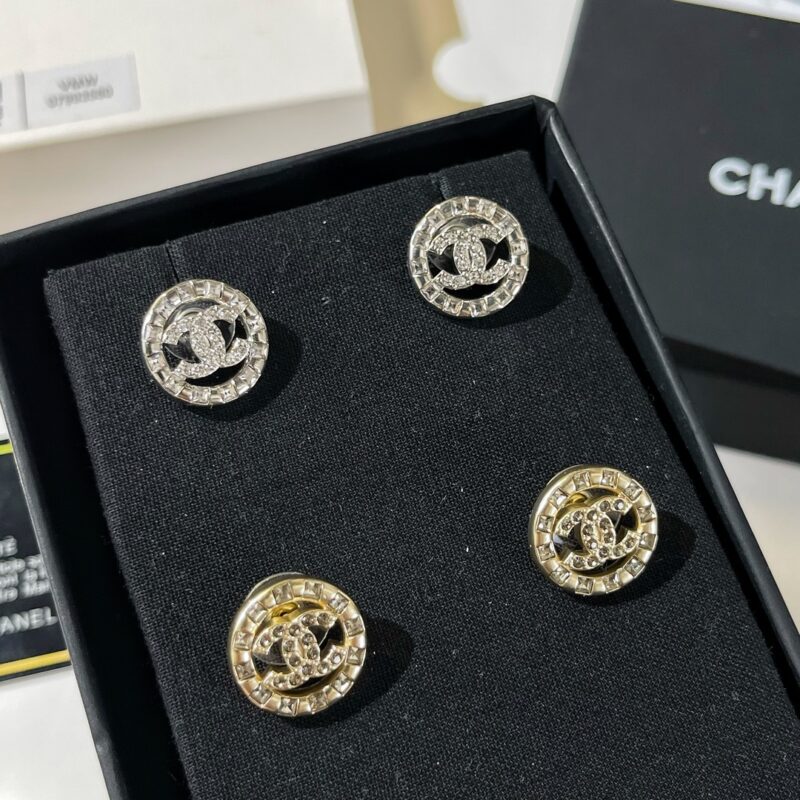 ☑️CHANEL香奈儿双c圆形水钻耳钉耳环 - Image 5