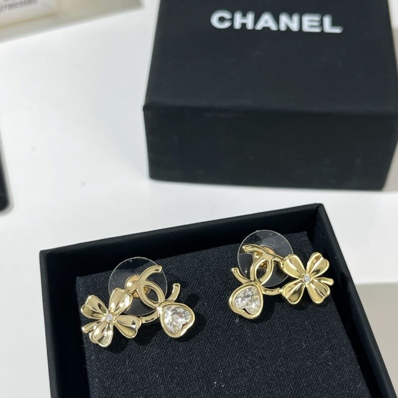 ☑️CHANEL香奈儿金色双c四叶草爱心耳钉耳环 - Image 4