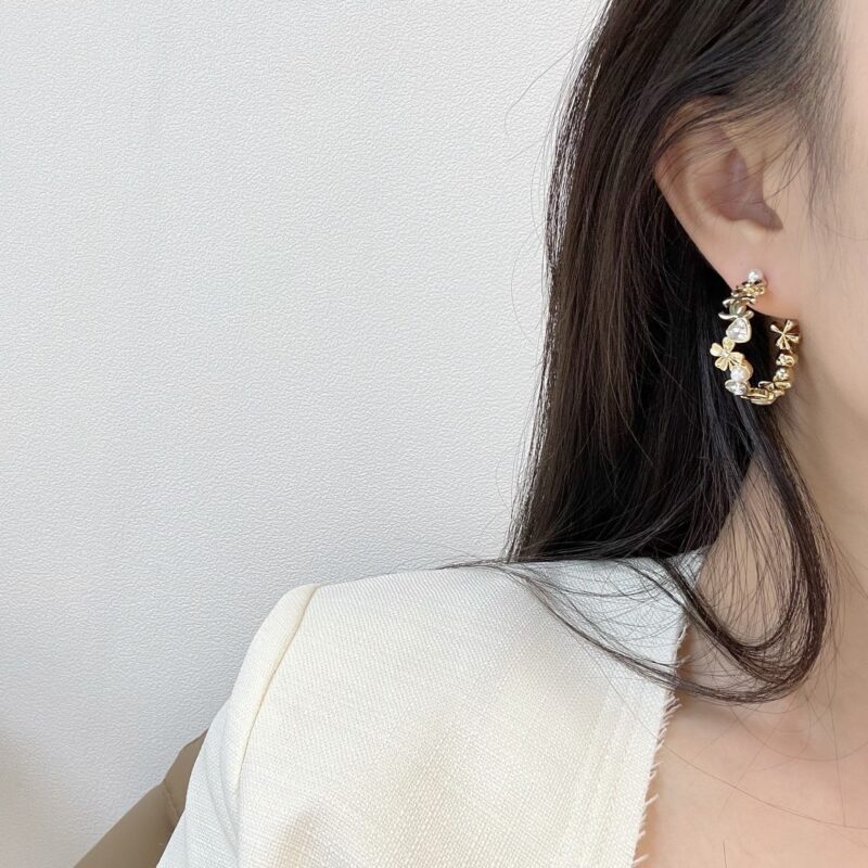 ☑️CHANEL香奈儿双c四叶草爱心珍珠耳钉耳环 - Image 5