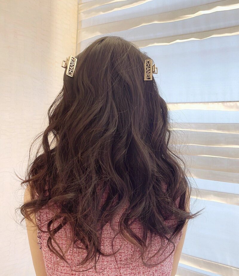 ☑️CHANEL香奈儿镂空带钻字母发夹发卡 - Image 7