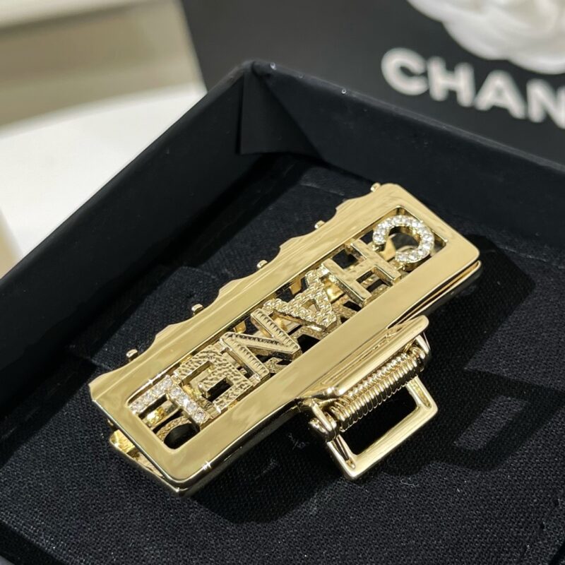 ☑️CHANEL香奈儿镂空带钻字母发夹发卡 - Image 6