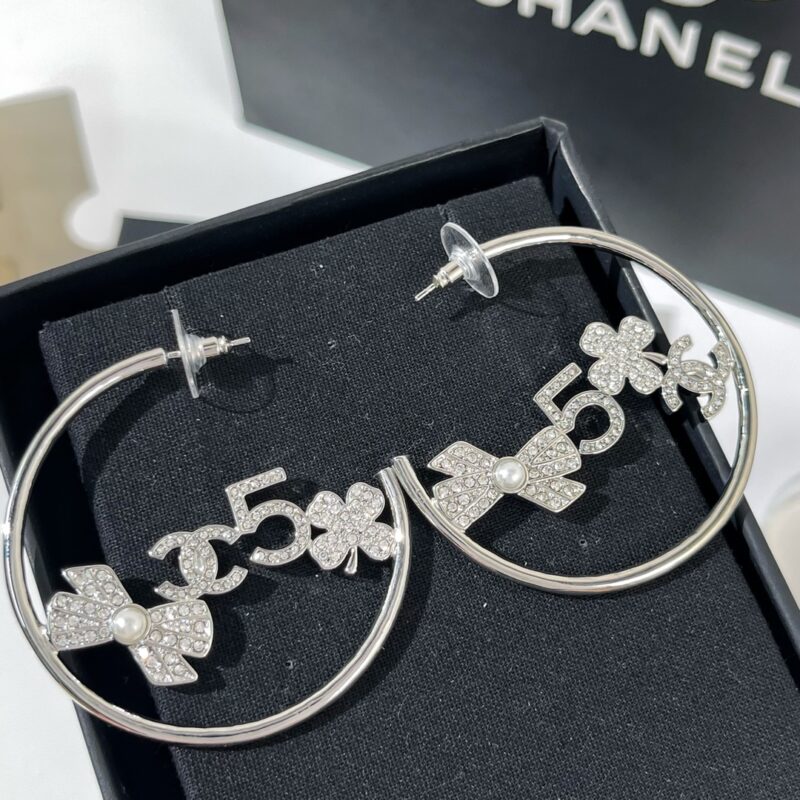 ☑️CHANEL香奈儿双c蝴蝶结5字四叶草耳钉耳环 - Image 5