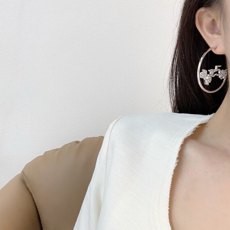 ☑️CHANEL香奈儿双c蝴蝶结5字四叶草耳钉耳环 - Image 4